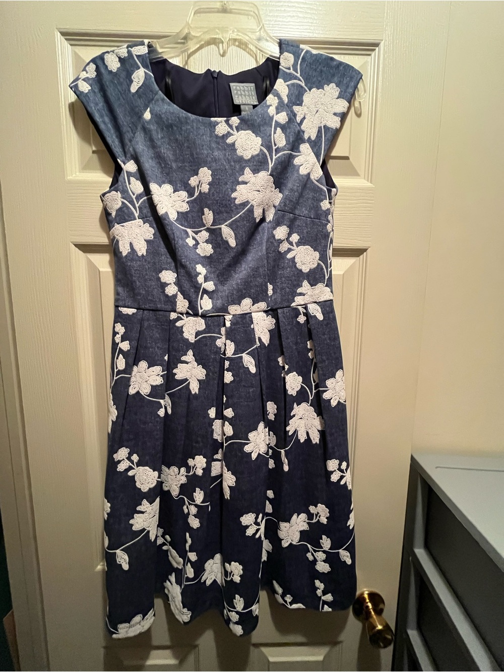 Rabbit Rabbit Rabbit Designs Blue White Floral Embroidered Scoop Neck Zip Knee 6